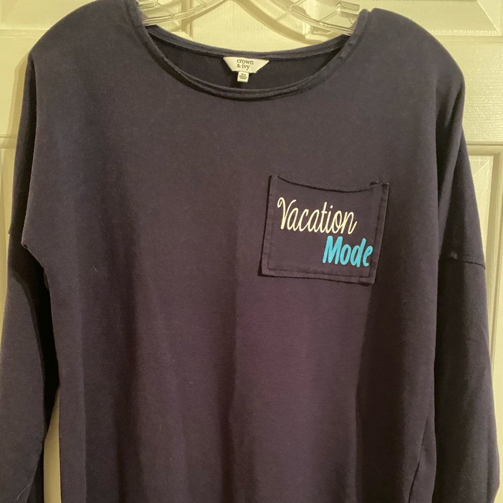 Crown and Ivy L/S top